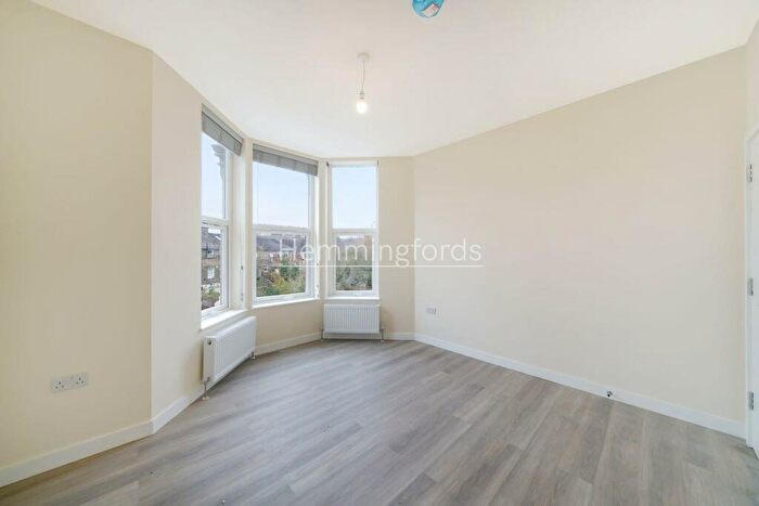 2 Bedroom Apartment To Rent In Beatrice Road, Finsbury Park, N4