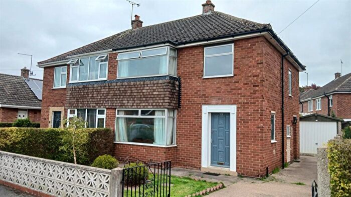 3 Bedroom Semi-Detached House For Sale In Fulford Avenue, Retford, DN22