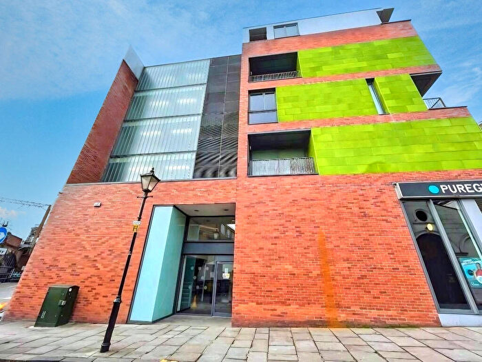 2 Bedroom Apartment For Sale In Crown Street, Leeds, West Yorkshire, LS2