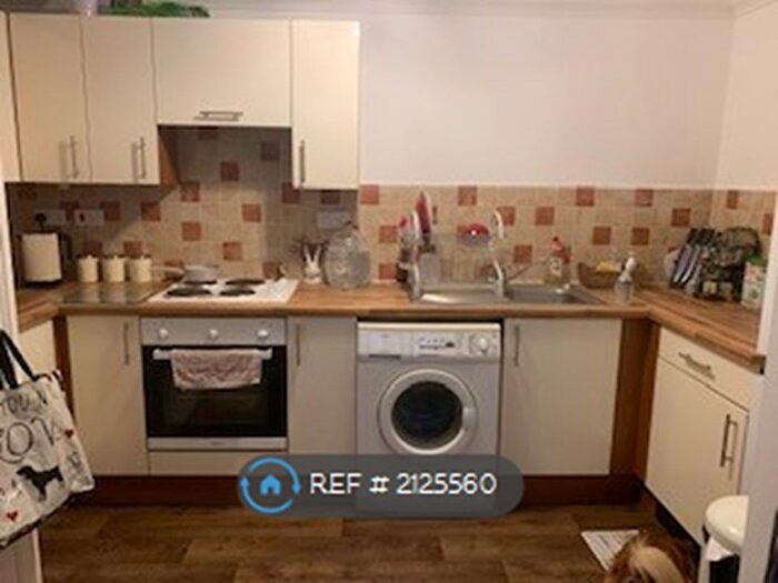 2 Bedroom Flat To Rent In Park Road, Southampton, SO15