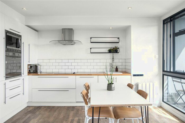 2 Bedroom Flat To Rent In Claredale Street, Cambridge Heath, London, E2