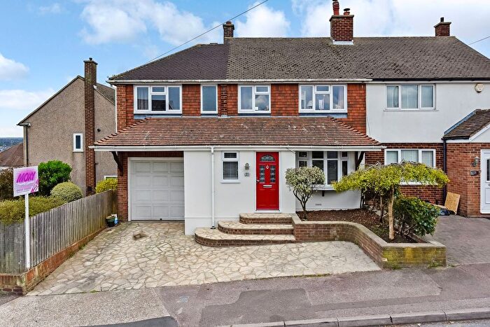 4 Bedroom Semi-Detached House For Sale In Windmill Street, Strood, Rochester, Kent., ME2