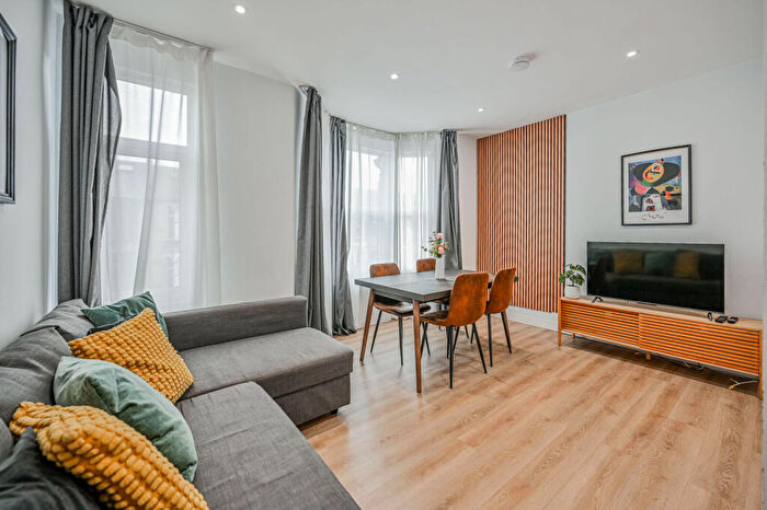 2 Bedroom Flat To Rent In Blackhorse Lane, Walthamstow, Walthamstow, London, E17