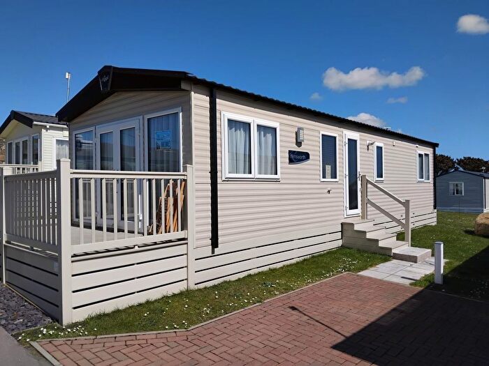 3 Bedroom Mobile/park Home For Sale In Sennen, Penzance, TR19