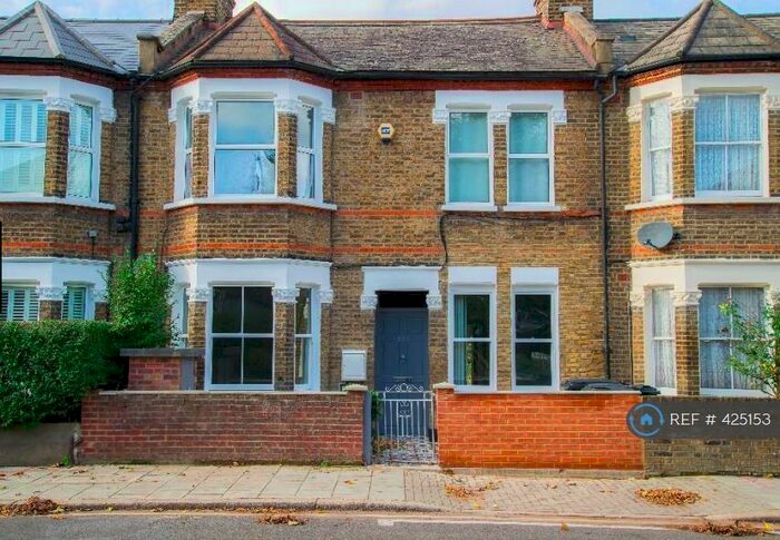 4 Bedroom Flat To Rent In Shakespeare Road, London, SE24
