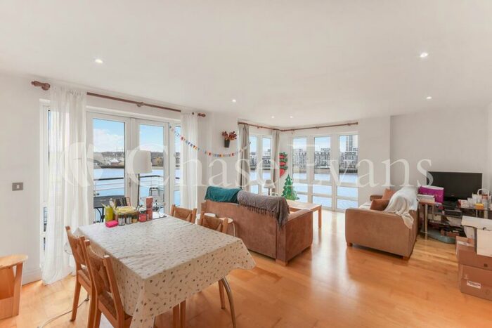 2 Bedroom Flat To Rent In St Davids Square, Isle Of Dogs, London, E14