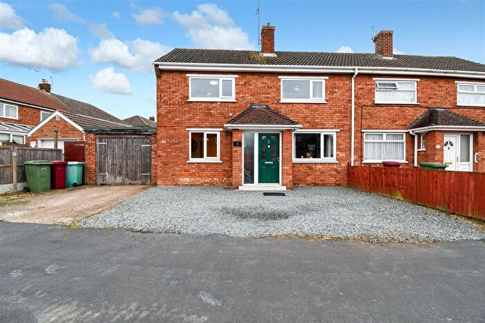 3 Bedroom Property For Sale In Keelby Road, Scunthorpe, DN17