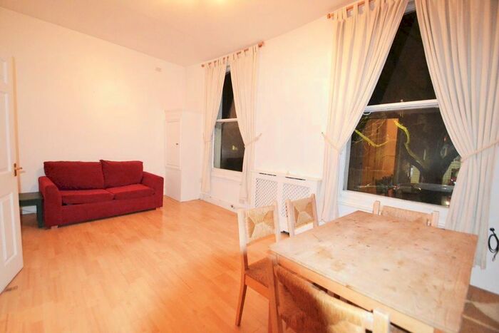 1 Bedroom Flat To Rent In Newington Green Road, London, N1