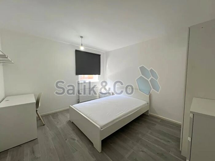 5 Bedroom Terraced House To Rent In Swanfield Street, London, E2