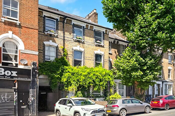 2 Bedroom Flat To Rent In Cazenove Road, London, N16