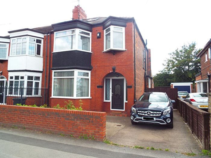 3 Bedroom Semi-Detached House To Rent In Cranbrook Avenue, Hull, HU6