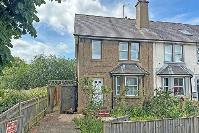 3 Bedroom End Of Terrace House For Sale In Brambletye Park Road, Redhill, RH1