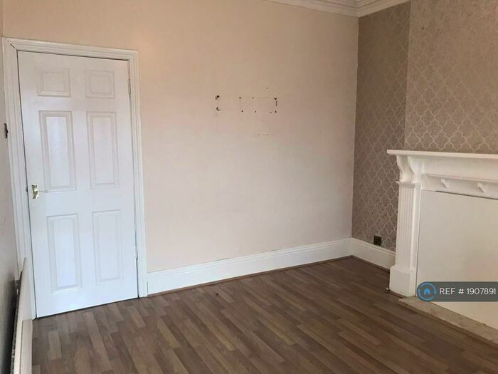 3 Bedroom Semi-Detached House To Rent In Belgrave Road, Halesowen, B62