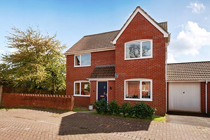 4 Bedroom Link Detached House For Sale In Baileys Gate, Cotford St. Luke, Taunton, TA4