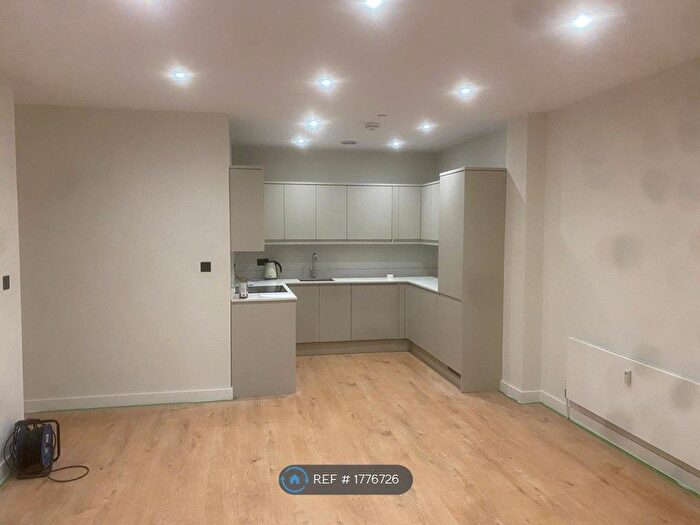 1 Bedroom Flat To Rent In Church Street East, Woking, GU21