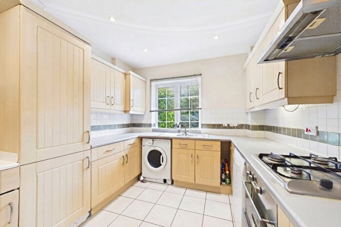 3 Bedroom Terraced House To Rent In Beechfield Place, Maidenhead, Berkshire, SL6