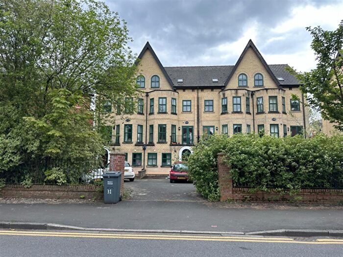 8 Bedroom Property To Rent In Denison Road, Victoria Park, £pppw, M14