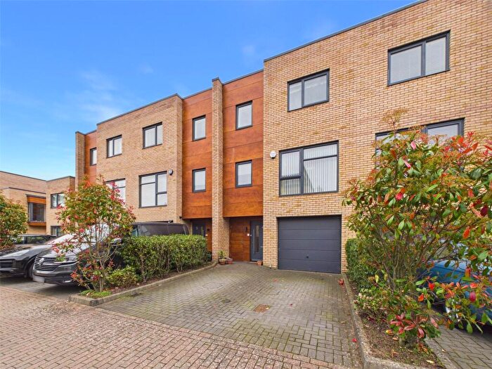 4 Bedroom Terraced House For Sale In Leckhampton Place, Cheltenham, Gloucestershire, GL53