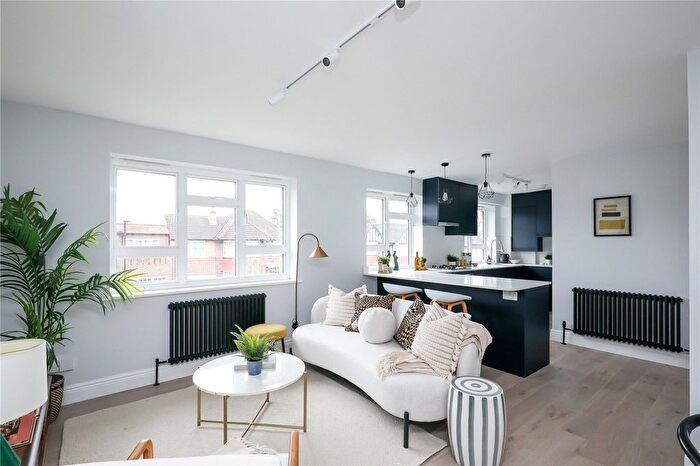 2 Bedroom Flat For Sale In Audley Court, Haymills Estate, London, W5