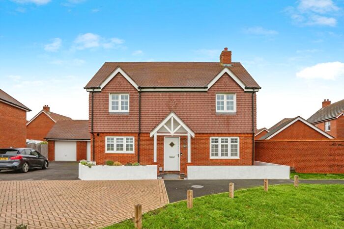 4 Bedroom Detached House For Sale In West Brook View, Emsworth, Hampshire, PO10