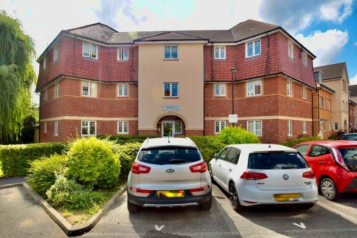 2 Bedroom Flat To Rent In Compass House Morden, SM4