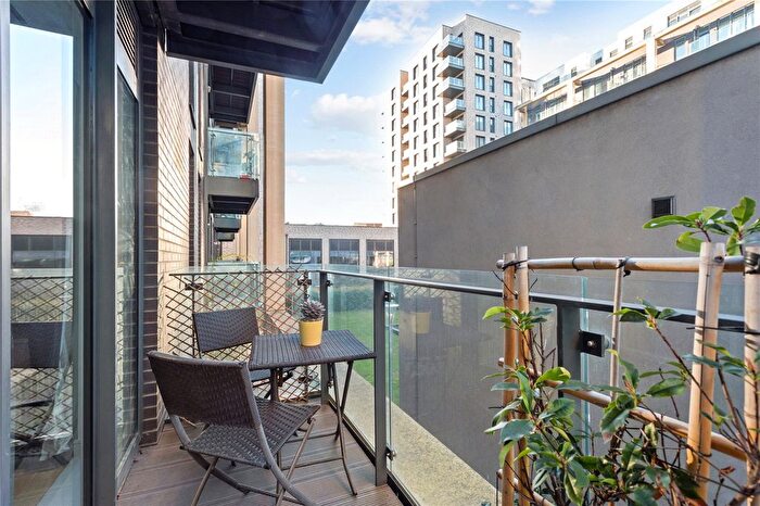1 Bedroom Flat To Rent In Kennet House, Enterprise Way, London, SW18