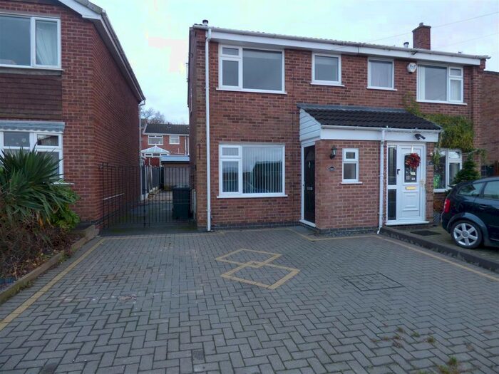 2 Bedroom Semi-Detached House To Rent In Chiltern Road, Swadlincote, DE11