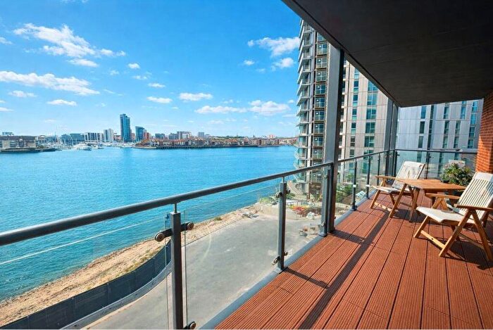 3 Bedroom Apartment For Sale In Fairbourne Court, Denyer Walk, Southampton, SO19