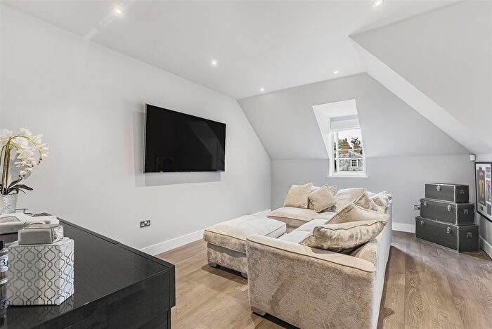 1 Bedroom Flat For Sale In Henmarsh Court, Balls Park, Hertford, SG13