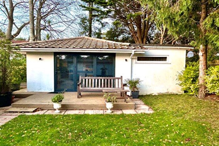 2 Bedroom Flat To Rent In Ettrick Road, Poole, BH13