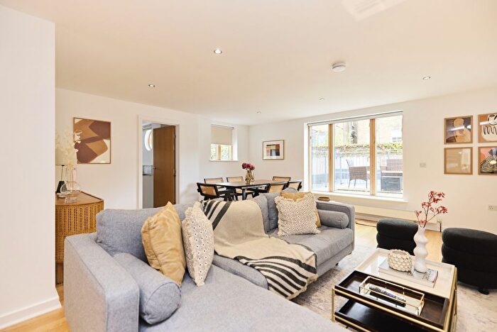 2 Bedroom Flat To Rent In Gwendolen Avenue, London, SW15