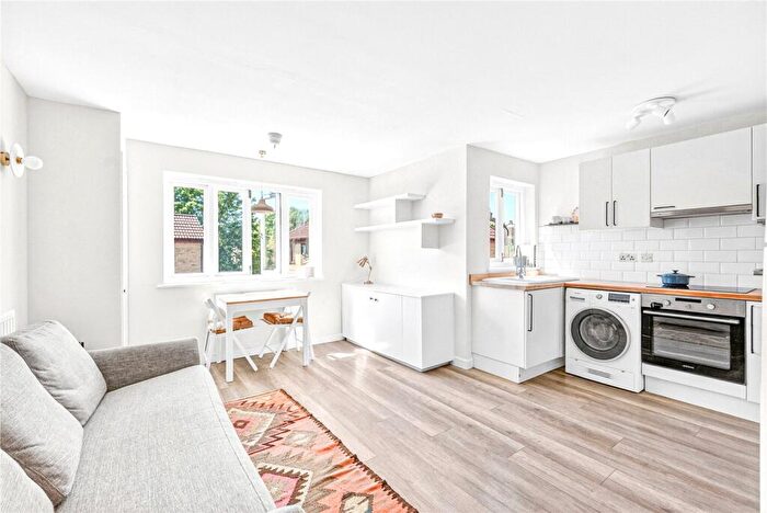 1 Bedroom Flat For Sale In Eden Road, Walthamstow, London, E17