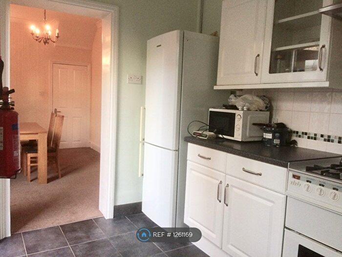 1 Bedroom Flat To Rent In Nether Street, London, N12
