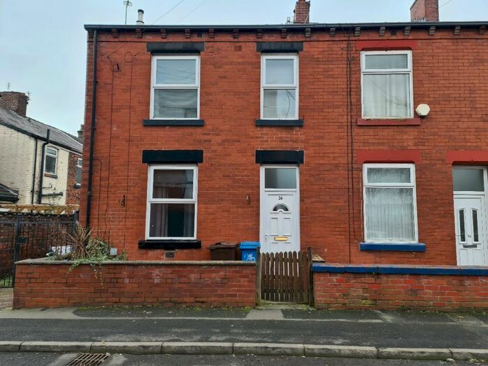 3 Bedroom Terraced House To Rent In Victoria Street, Failsworth, Manchester, M35