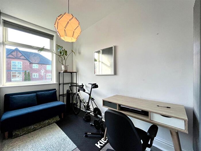 2 Bedroom End Of Terrace House To Rent In Harley Road, Sale, M33