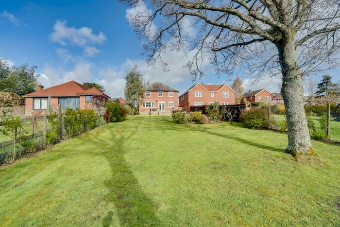 5 Bedroom Detached House For Sale In Lockhams Road, Curdridge, Southampton, SO32