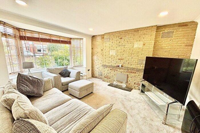 4 Bedroom Property To Rent In Leicester Road, London, E11