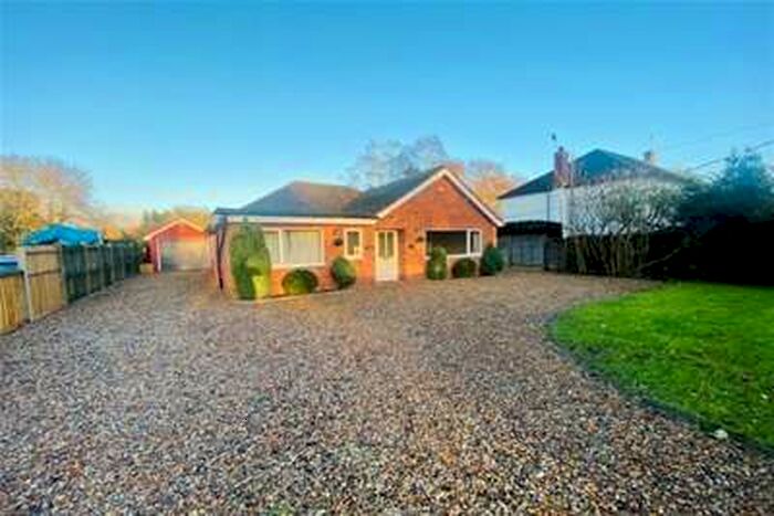 3 Bedroom Bungalow To Rent In Swaffham Road, IP25