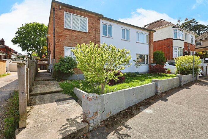2 Bedroom Property To Rent In Maxwell Road, Bournemouth, BH9