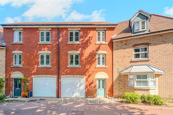 3 Bedroom Town House For Sale In Fulham Way, Ipswich, IP1