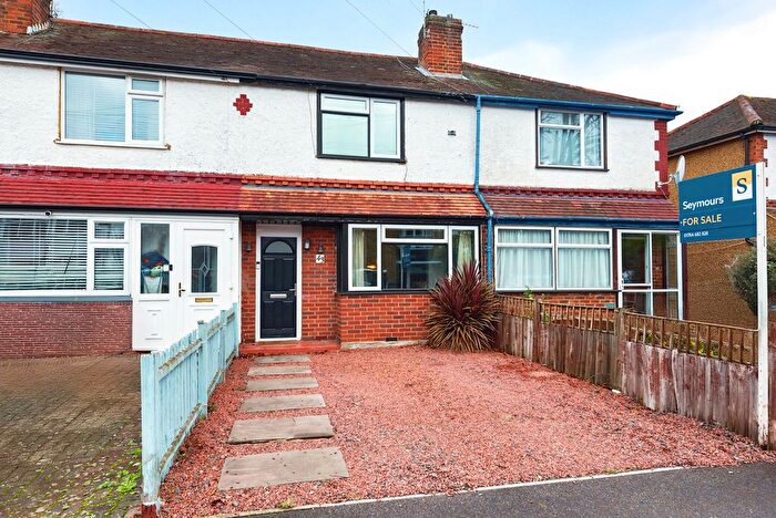 2 Bedroom Terraced House For Sale In Staines, Surrey, TW18