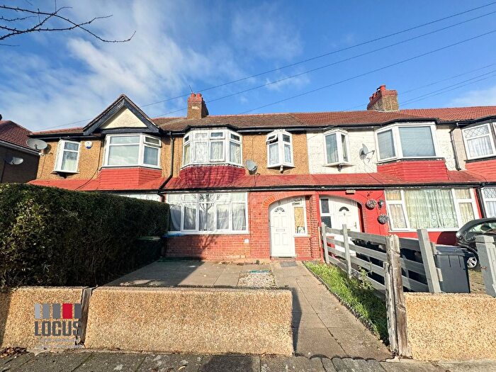 3 Bedroom Terraced House For Sale In Hydeway, Edmonton, N9