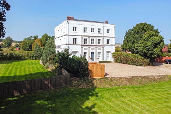 2 Bedroom Flat For Sale In Ryebridge Lane, Upper Froyle, GU34