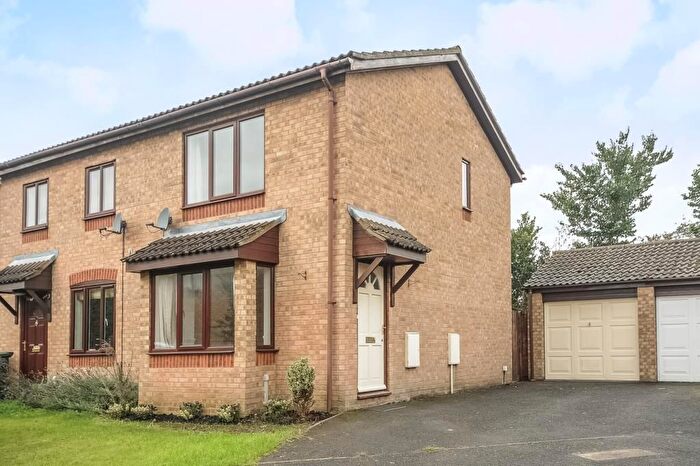 2 Bedroom Semi Detached House To Rent In Greenwood Homes, Bicester, OX26