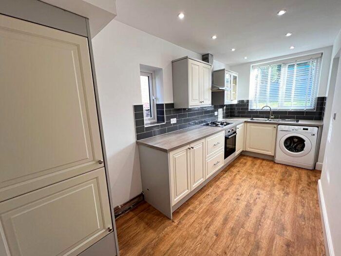 3 Bedroom Semi-Detached House To Rent In Burnside Avenue, Salford, M6