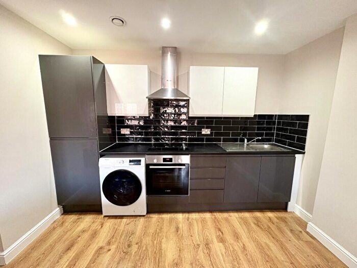 3 Bedroom Flat To Rent In Dale Street, Liverpool, Merseyside, L2
