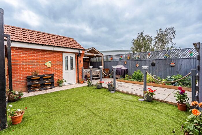 4 Bedroom Detached House For Sale In Amberwood Chase, Dewsbury, WF12