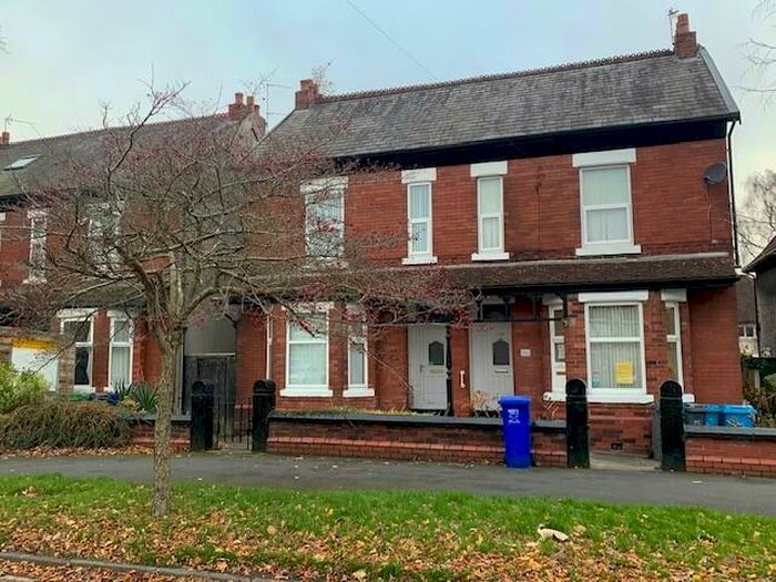 4 Bedroom Semi-Detached House To Rent In Burnage Lane, Burnage, M19