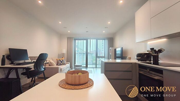 1 Bedroom Flat For Sale In Capital Interchange Way, Jasmine House, TW8