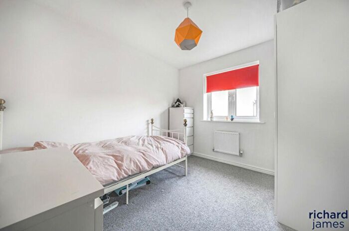 3 Bedroom Terraced House For Sale In Malone Avenue, St Andrews Ridge, Swindon, SN25